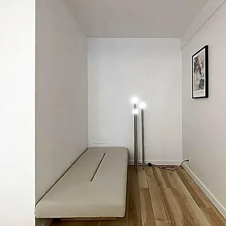 Spacious 3-br Urban Sanctuary מלון 3*